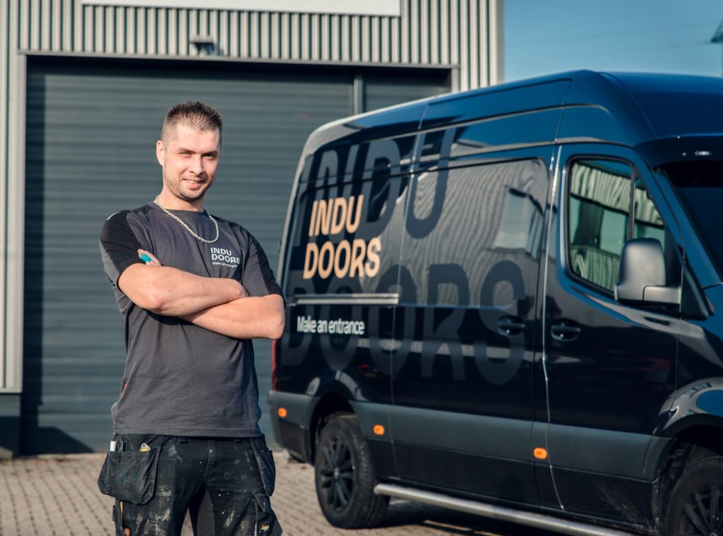 Kom werken bij het team van Indu Doors